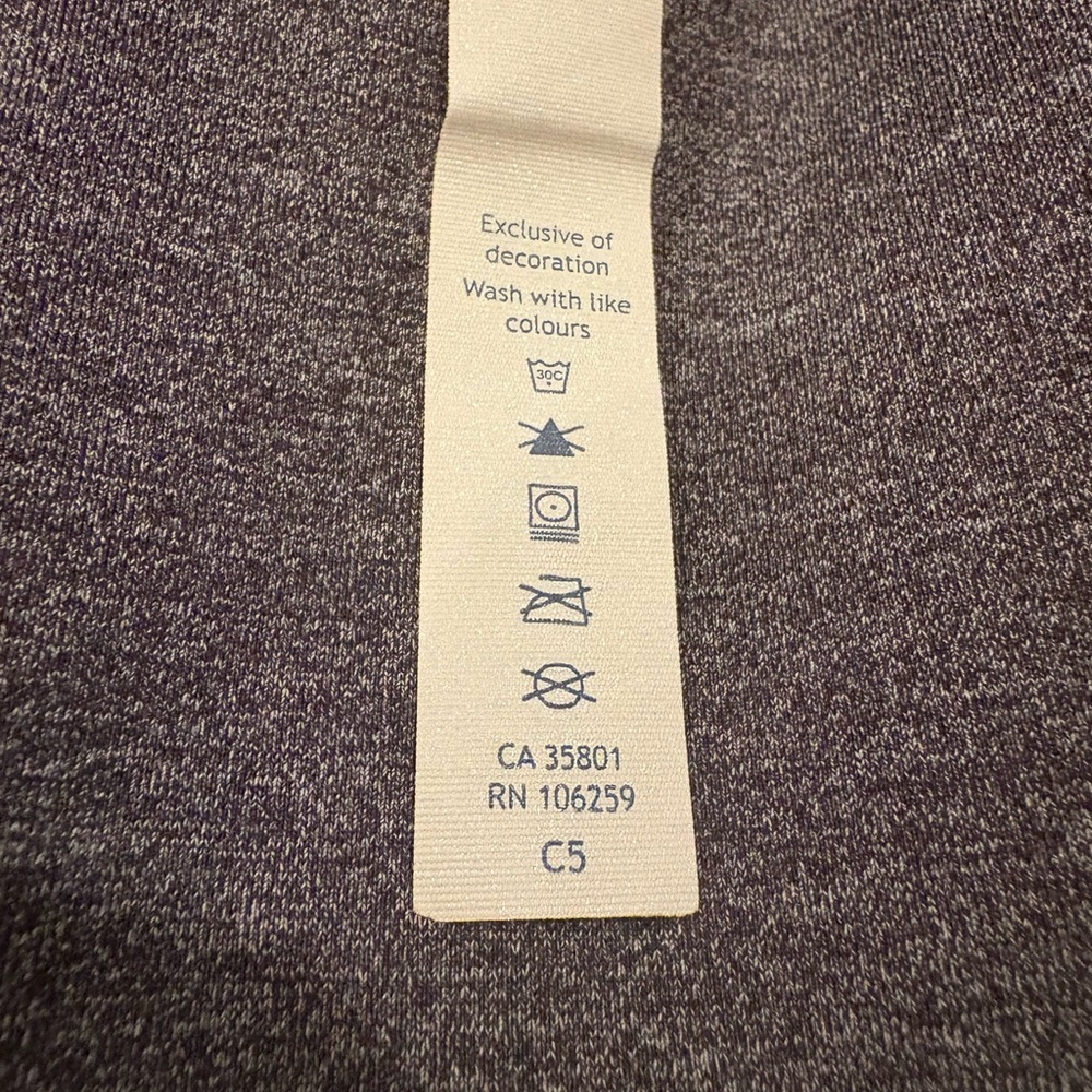 Lululemon On The Fly Pant: Size 6 - Picture 10 of 12